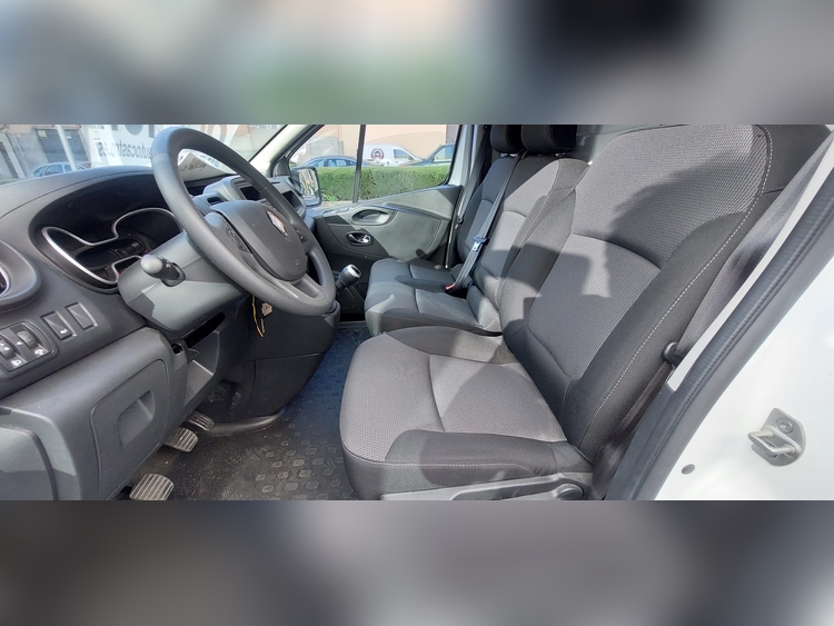 Renault Trafic 2.0 120cv foto 10